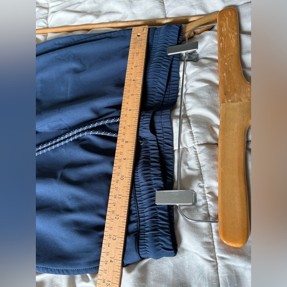 Tilley Endurables navy XS men’s joggers zip pocket pants - Picture 5 of 11